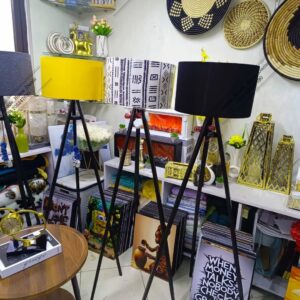 Tripod floor Lamp