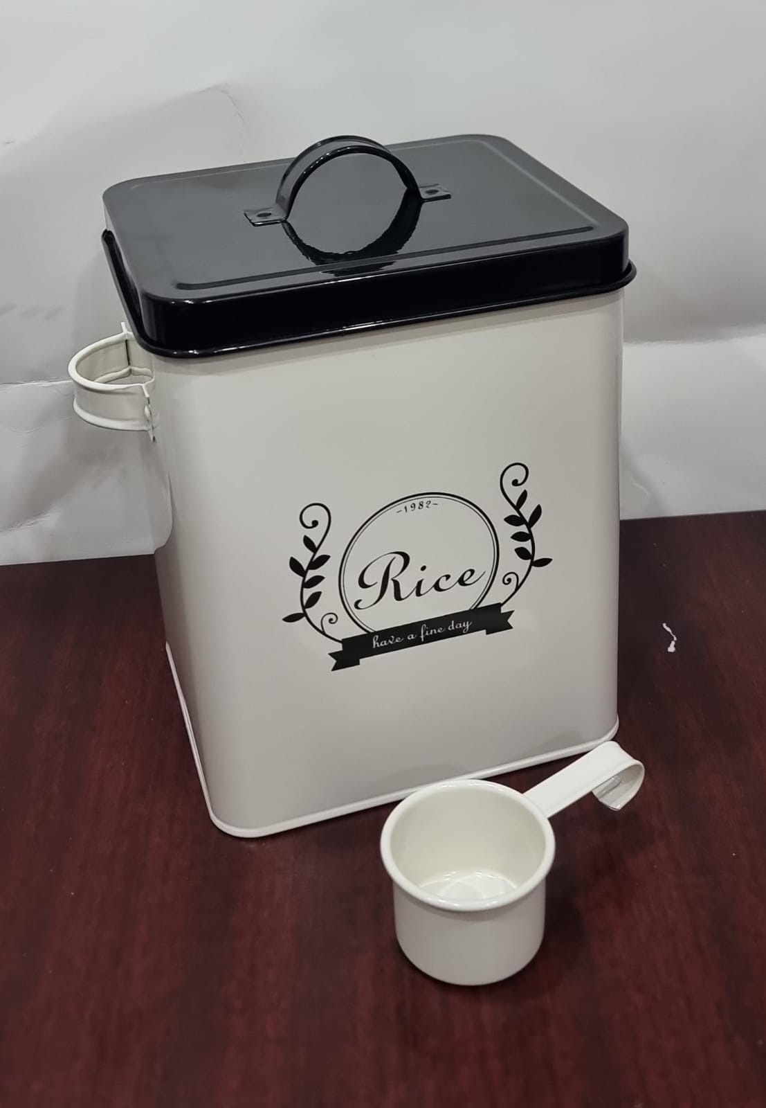 Galvanized Metallic 5Kg Rice Bin 5 L Rice Storage Container with Scoop - Image 6