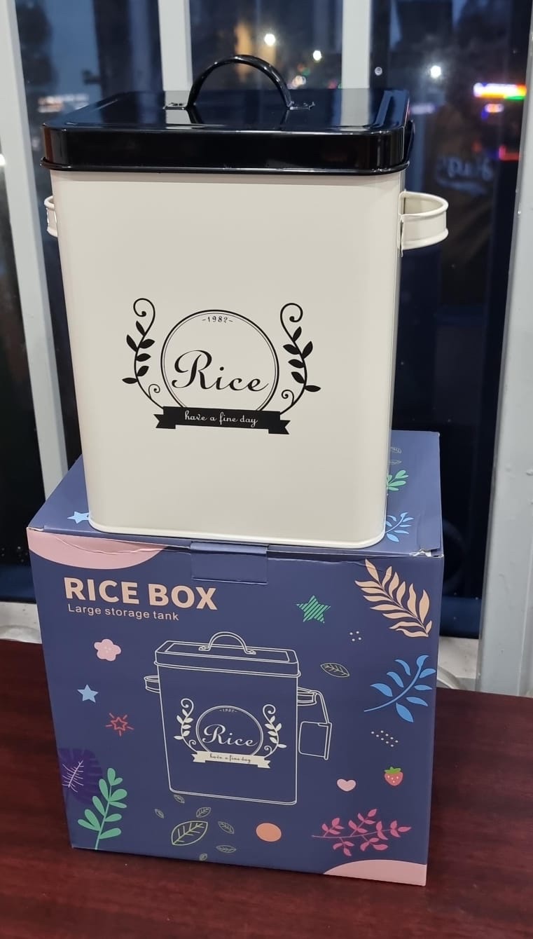 Galvanized Metallic 5Kg Rice Bin 5 L Rice Storage Container with Scoop - Image 5