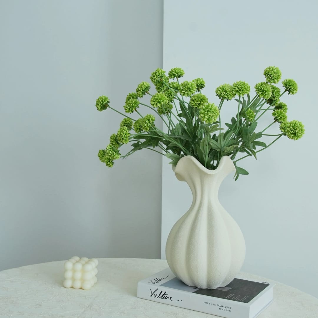Modern Ceramic Tabletop Decor High-End Retro Art Decoration White Petal Shaped Ceramic Vase - Image 2