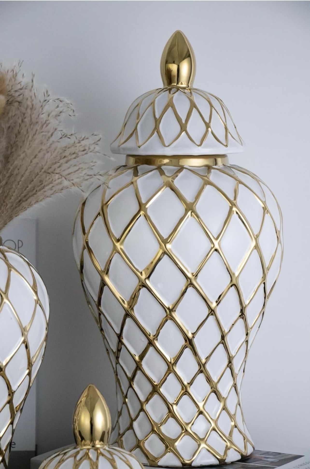 Decorative Ginger jar, Ceramic Ginger jar with lid, Suitable for Farmhouse Tabletop, Wedding Decoration, Office, White and Gold - Image 3