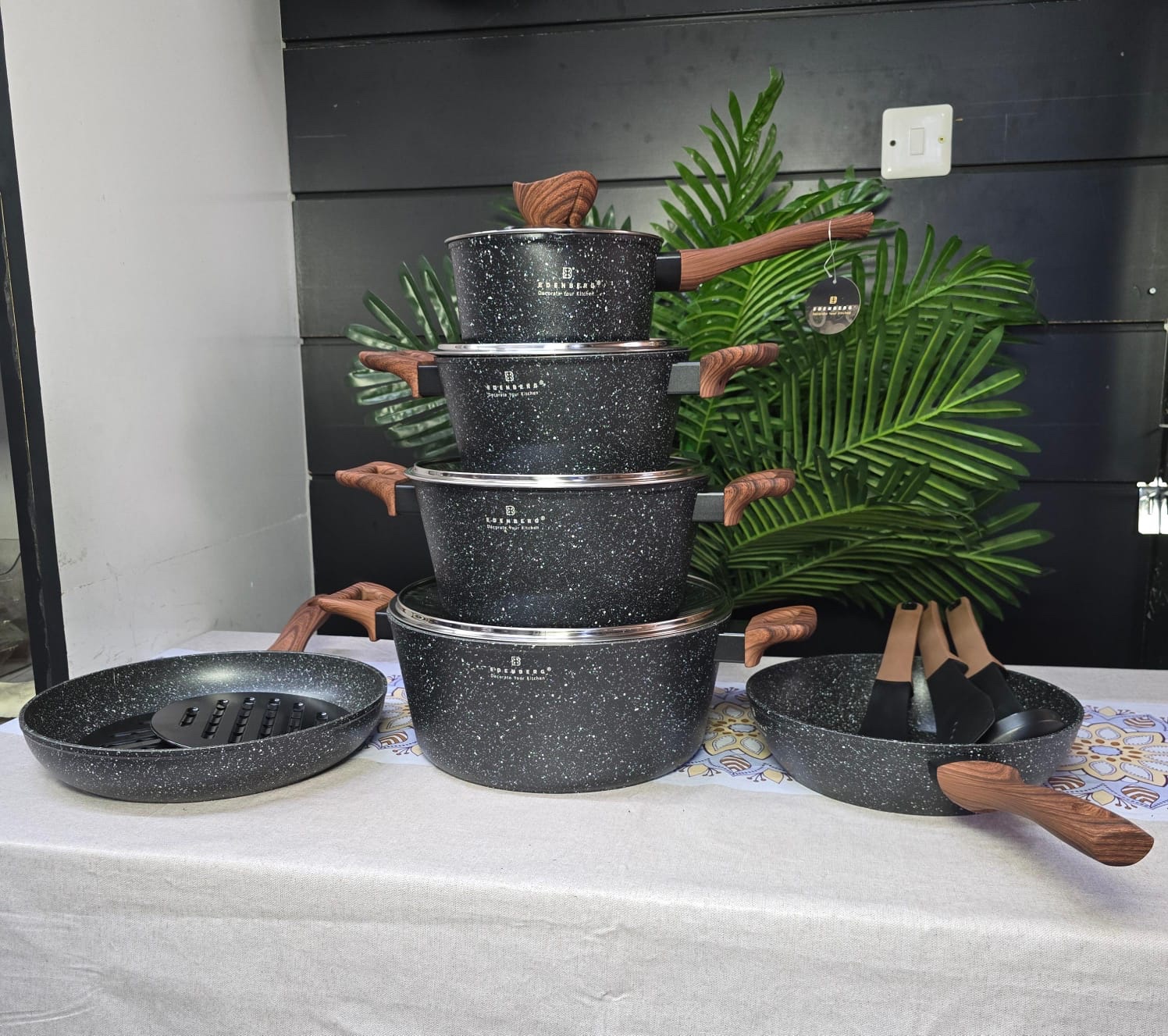 15 pcs edenberg nonstick Black Non-stick dotted Edenberg cookware set with kitchen tools