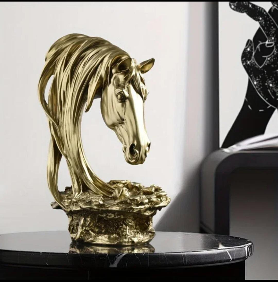 Deluxe White & Gold Horse Head Sculpture – Luxury Statement Decor | Home Decor Kenya - Image 4