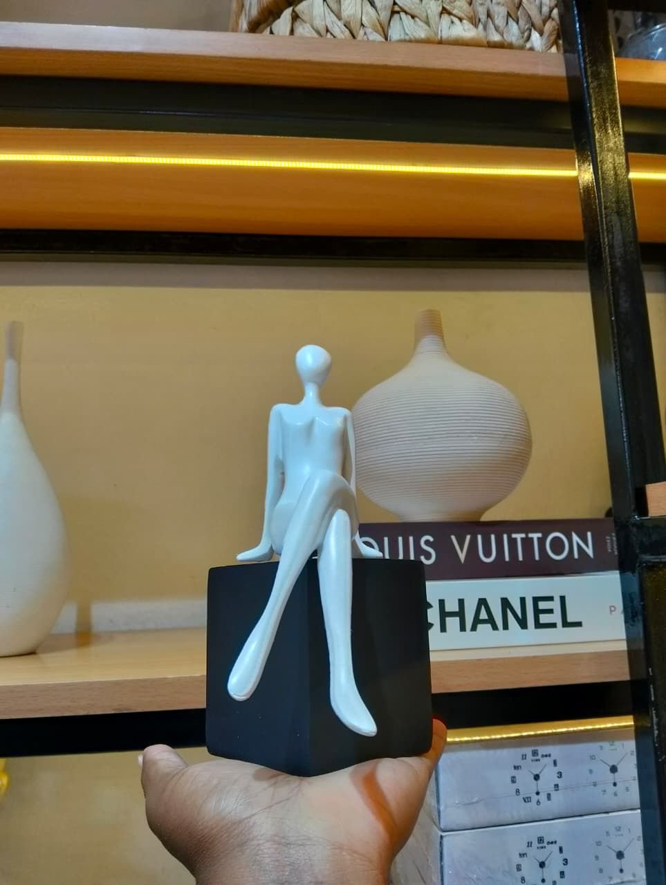 Sitting Girl Resin Figurine – Elegant Home Décor Sculpture | Modern Decorative Accent Piece Kenya - Image 2