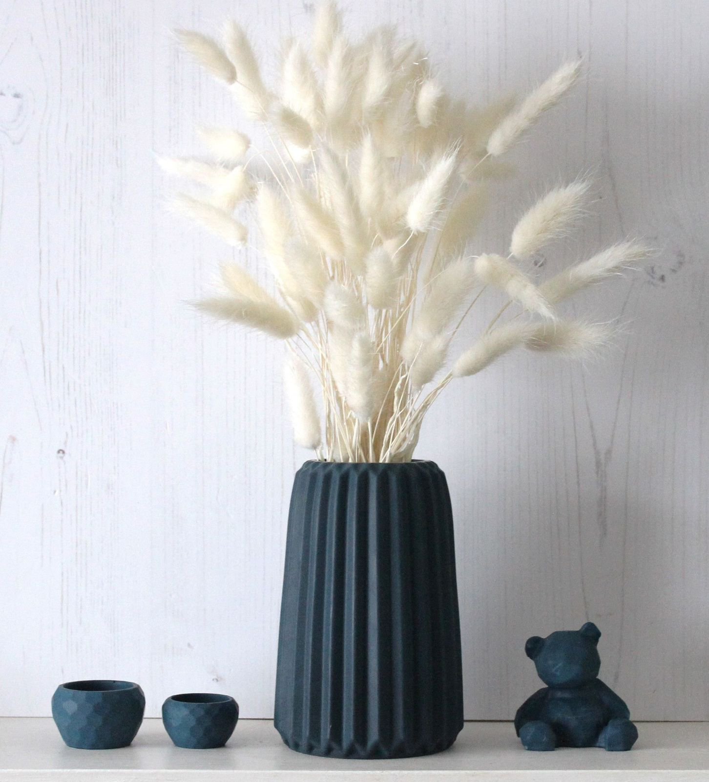 Black Fluted Flower Vase – Modern Ribbed Decorative Vase | Luxury Home & Office Décor Kenya - Image 3